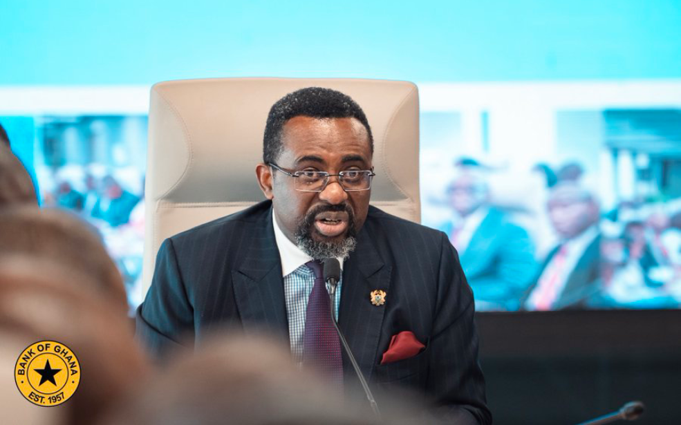 Ghana : Pourquoi la Banque du Ghana retire plus de 12 milliards de cedis des banques sans relever son taux directeur