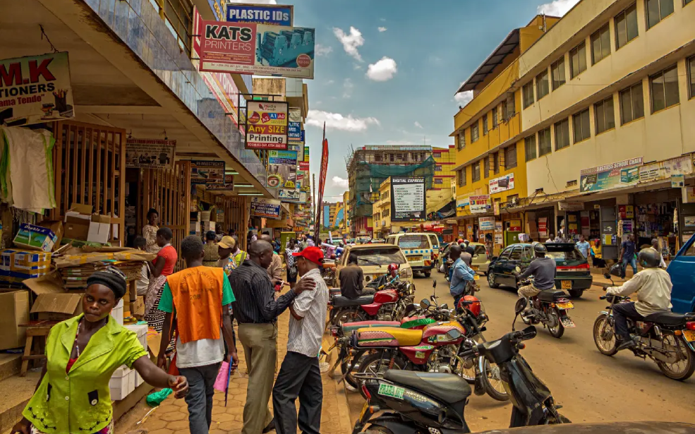 Ouganda : Dynamisme des marchés, pression sur les ménages — le grand écart de février 2026