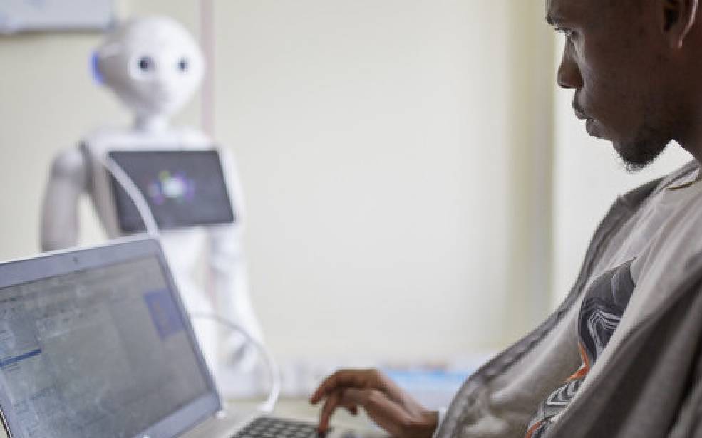 Afrique : Un rapport de la BAD prévoit une augmentation du PIB de 1 000 milliards $ d'ici 2035 grâce à l'utilisation de l'IA pour améliorer la productivité