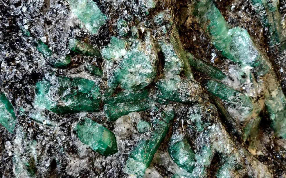 Madagascar : Derrière la pierre de 300 kg, l’autre trésor recherché — la crédibilité économique du nouveau pouvoir